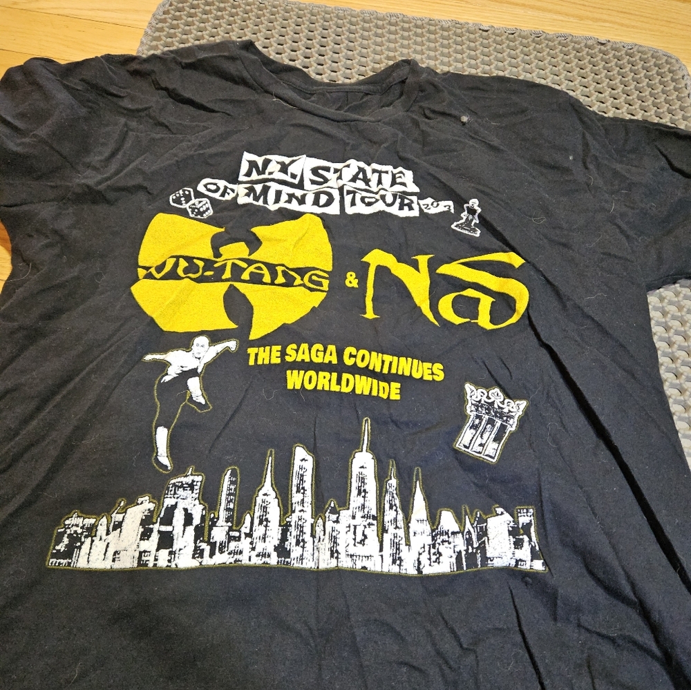 Special Commemorative Wutang and Nas Tour Tshirt size L